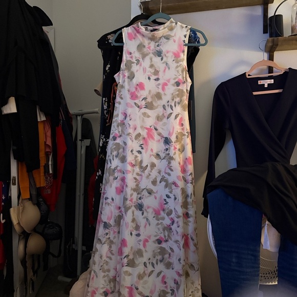 Vince Camuto Pink and Cream Floral Maxi Dress - Picture 5 of 9